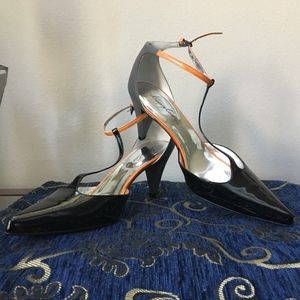 Kenneth Cole T-Strap heels